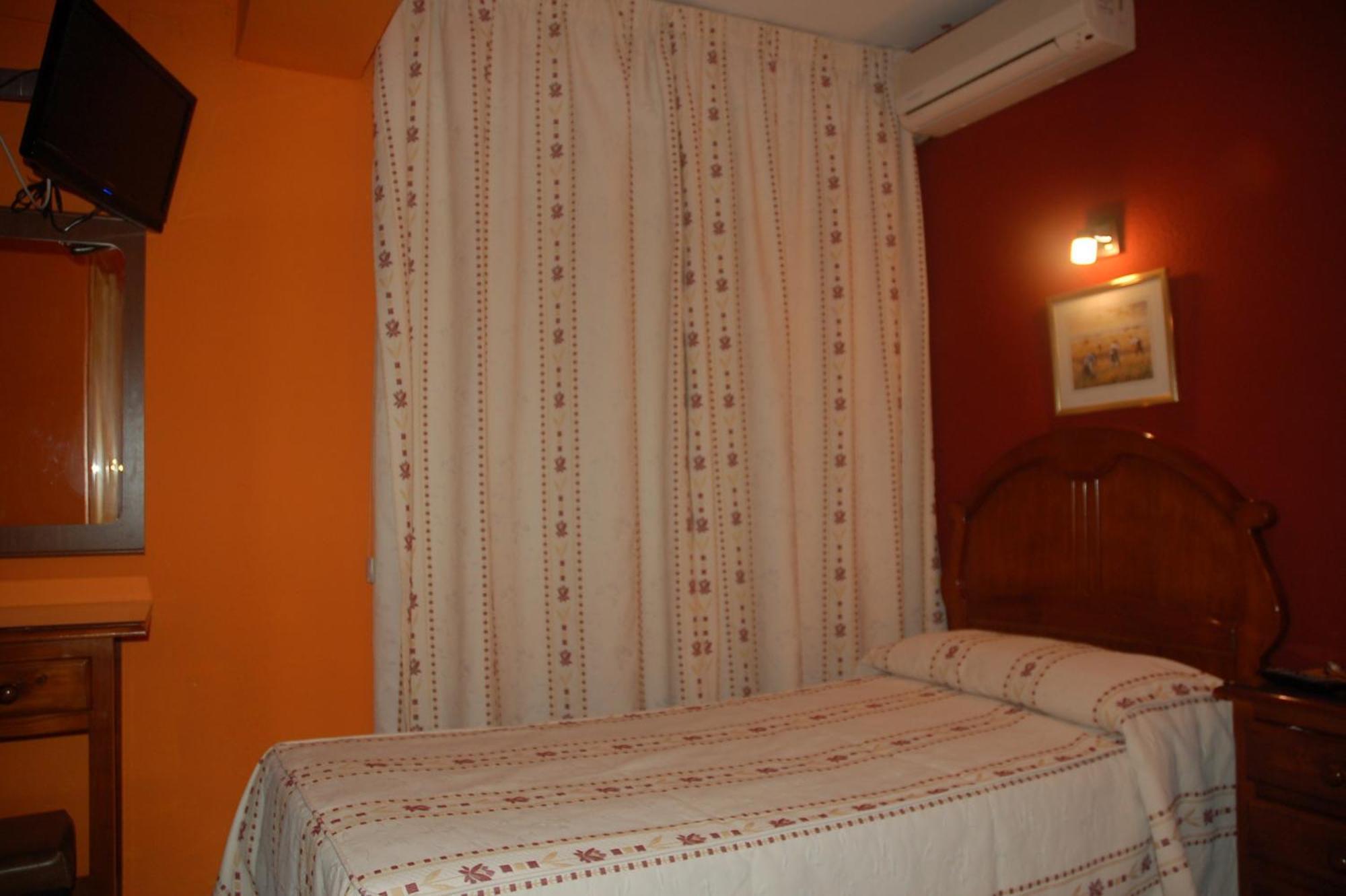 Hostal Residencia Castilla Куэнка Экстерьер фото